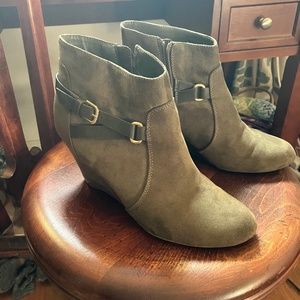 Olive green Report wedge booties size 8.5